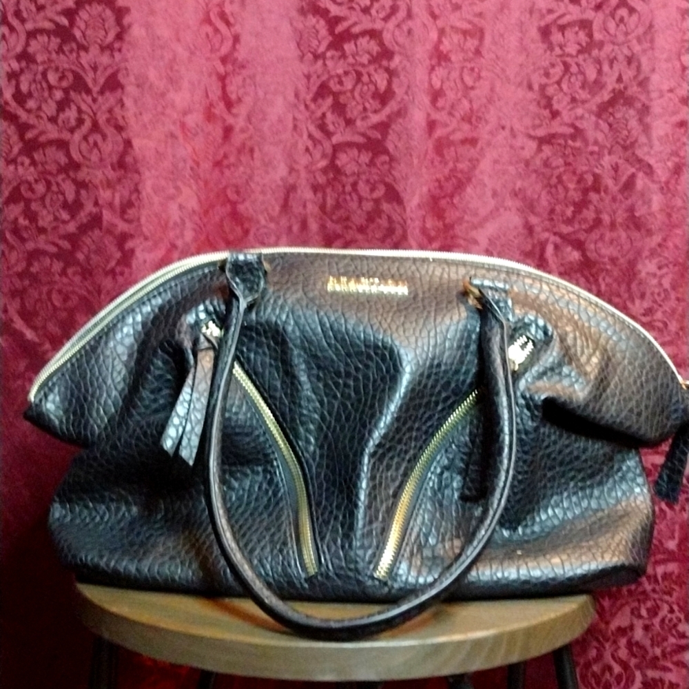 Kenneth Cole Reaction purse